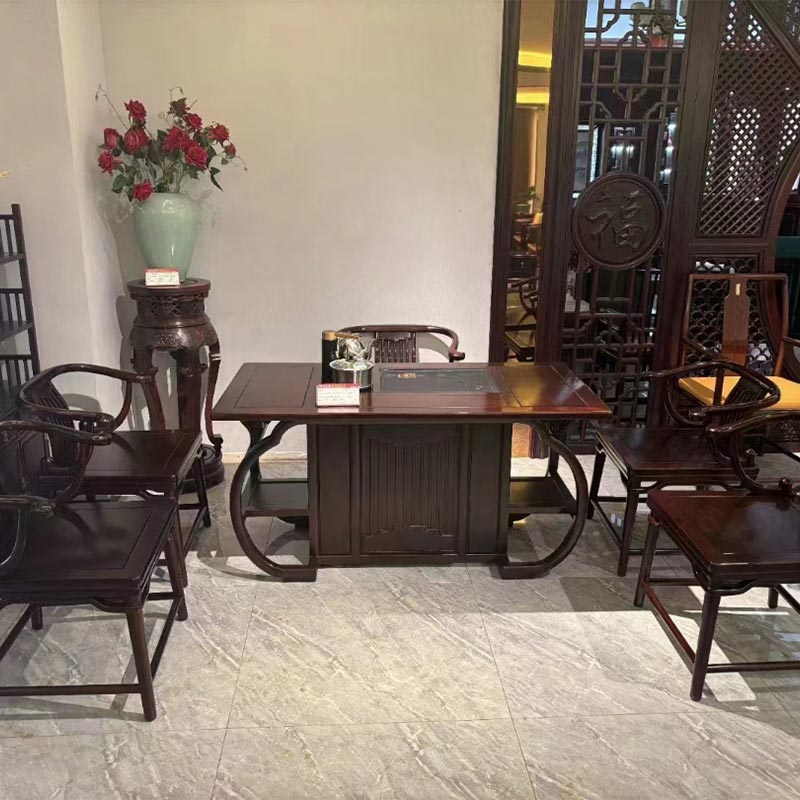 Klassischer Teetisch aus Palisander im chinesischen Stil
